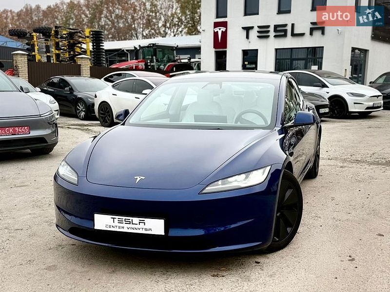 Седан Tesla Model 3 2024 в Вінниці