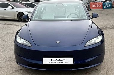 Седан Tesla Model 3 2024 в Вінниці