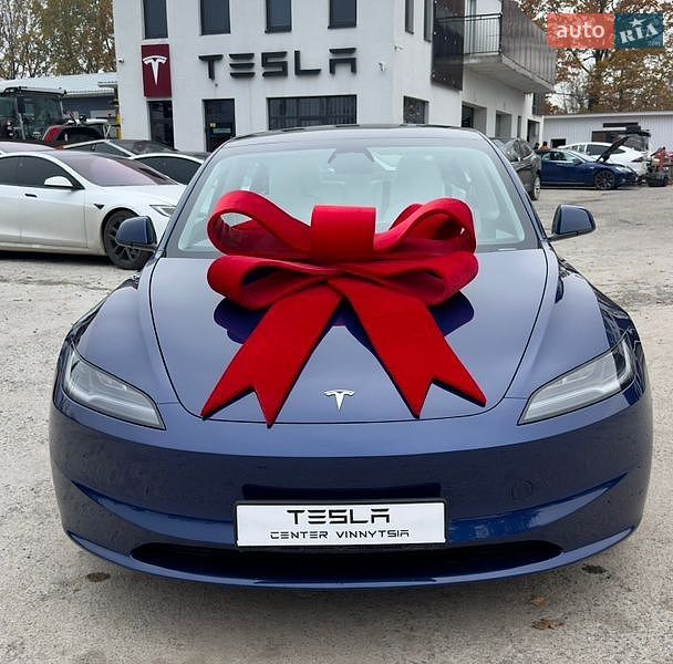 Седан Tesla Model 3 2024 в Вінниці