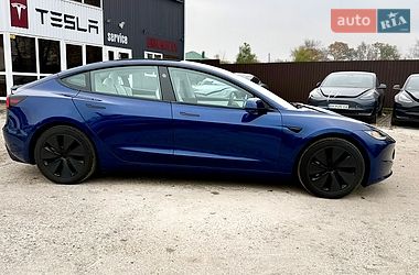 Седан Tesla Model 3 2024 в Вінниці
