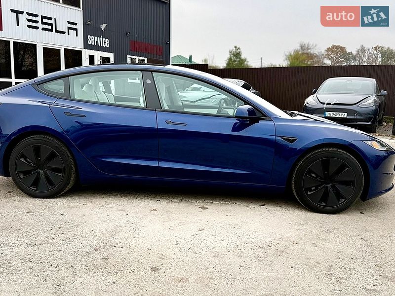 Седан Tesla Model 3 2024 в Вінниці