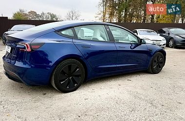 Седан Tesla Model 3 2024 в Вінниці