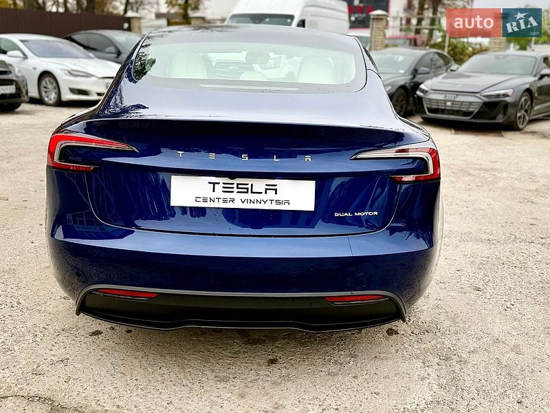 Седан Tesla Model 3 2024 в Вінниці
