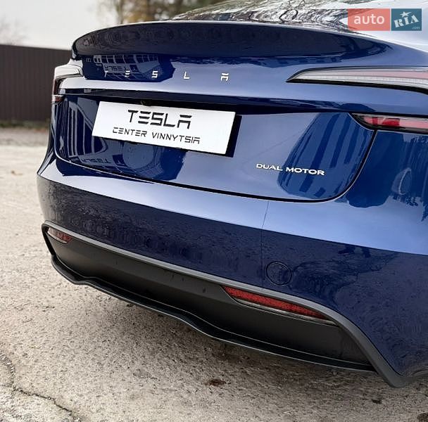 Седан Tesla Model 3 2024 в Вінниці