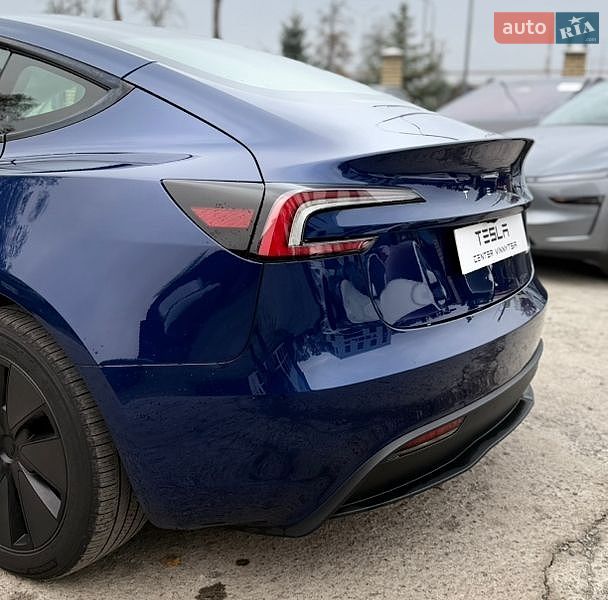 Седан Tesla Model 3 2024 в Вінниці