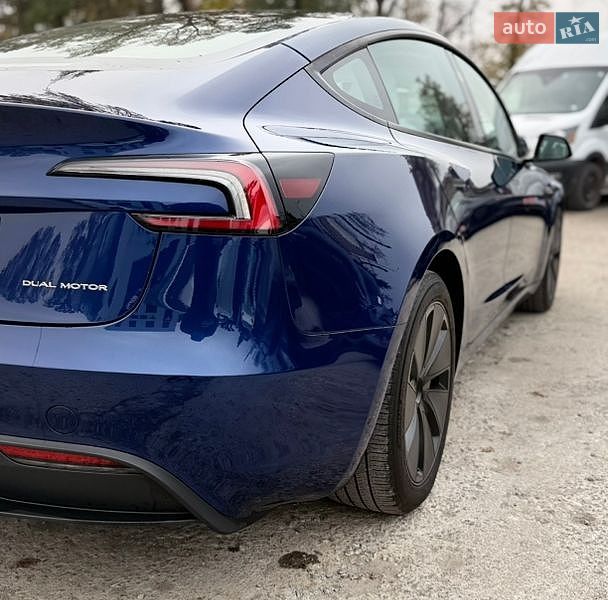Седан Tesla Model 3 2024 в Вінниці
