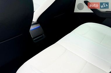 Седан Tesla Model 3 2024 в Вінниці