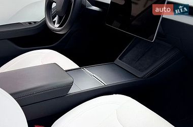 Седан Tesla Model 3 2024 в Вінниці