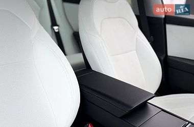 Седан Tesla Model 3 2024 в Вінниці