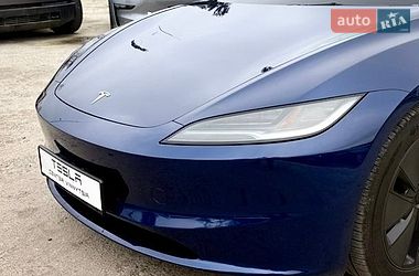 Седан Tesla Model 3 2024 в Вінниці