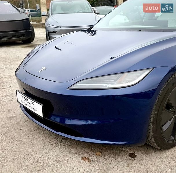 Седан Tesla Model 3 2024 в Вінниці