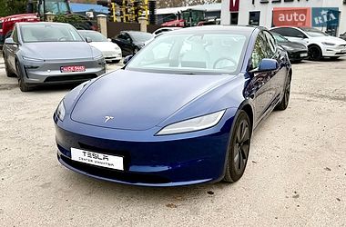 Седан Tesla Model 3 2024 в Вінниці