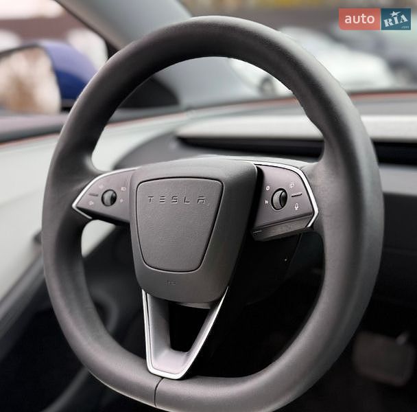 Седан Tesla Model 3 2024 в Вінниці