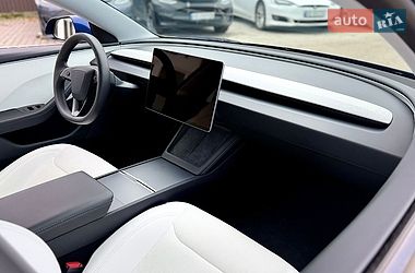Седан Tesla Model 3 2024 в Вінниці