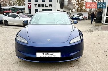 Седан Tesla Model 3 2024 в Вінниці