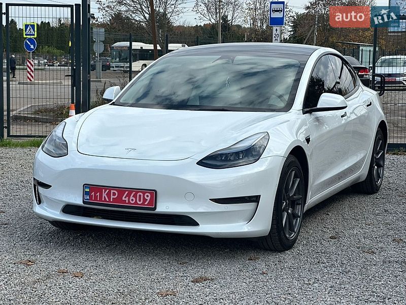 Tesla Model 3 2022