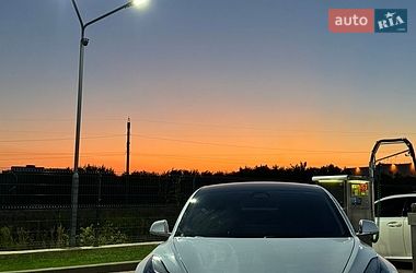Tesla Model 3  2019