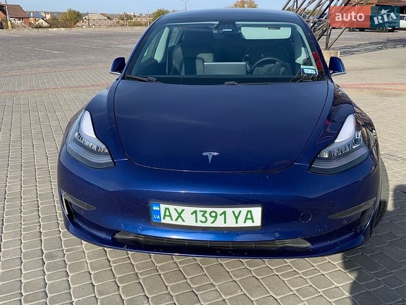 Tesla Model 3 2019