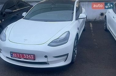 Tesla Model 3  2021
