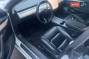 Седан Tesla Model 3 2021 в Львові