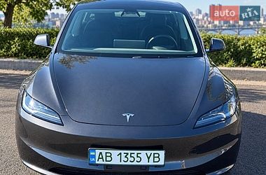 Tesla Model 3  2024