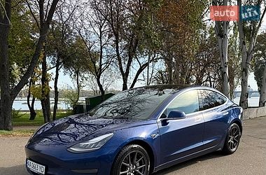Tesla Model 3 2019