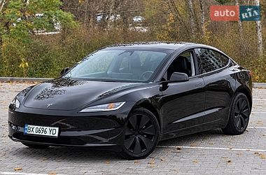 Tesla Model 3  2025