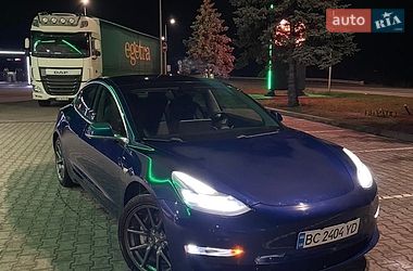 Tesla Model 3  2019