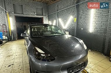 Tesla Model 3  2023