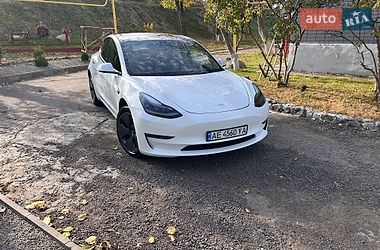 Tesla Model 3  2023