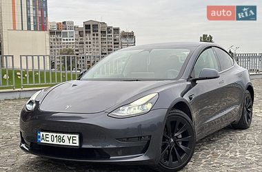 Tesla Model 3  2023