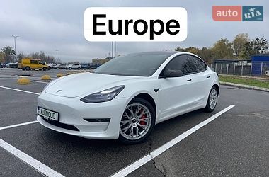 Tesla Model 3  2019