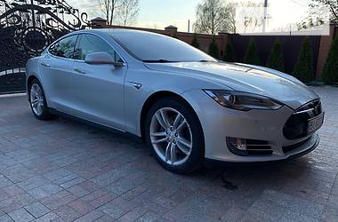 Tesla Model S 85 EUROPE 2014