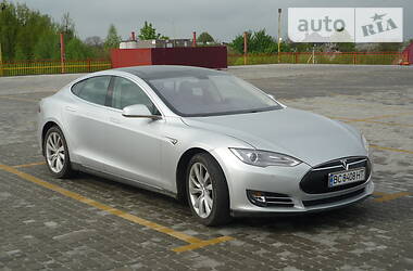 Tesla Model S  2014