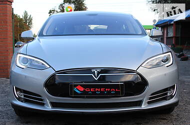 Tesla Model S 85 2014