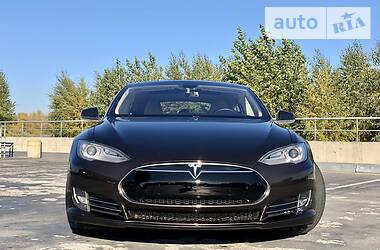 Tesla Model S 85 2013