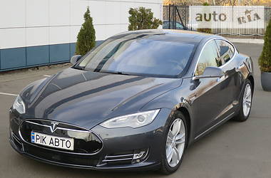 Tesla Model S 90D Premium 2015