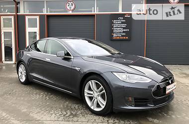 Tesla Model S 70 D 2015