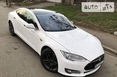 Tesla Model S 85 2013