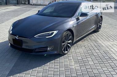 Tesla Model S  2018