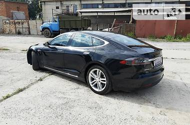 Tesla Model S 85 2015