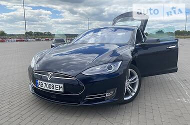 Tesla Model S  2015