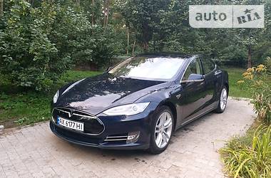 Tesla Model S Tech 2013