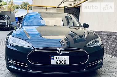 Tesla Model S 70 2015