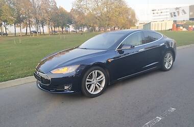 Tesla Model S P85 Pnevmo Luk 2014