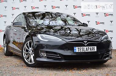 Tesla Model S 90D 2016