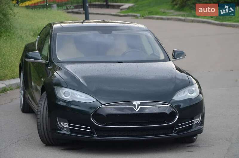 Tesla Model S