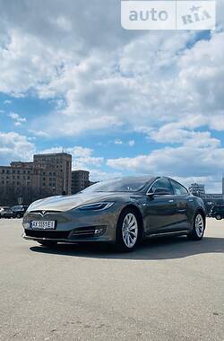 Tesla Model S 90D 2016