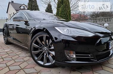 Tesla Model S 85P 2013