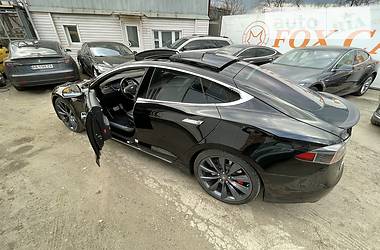 Tesla Model S Performance 2016